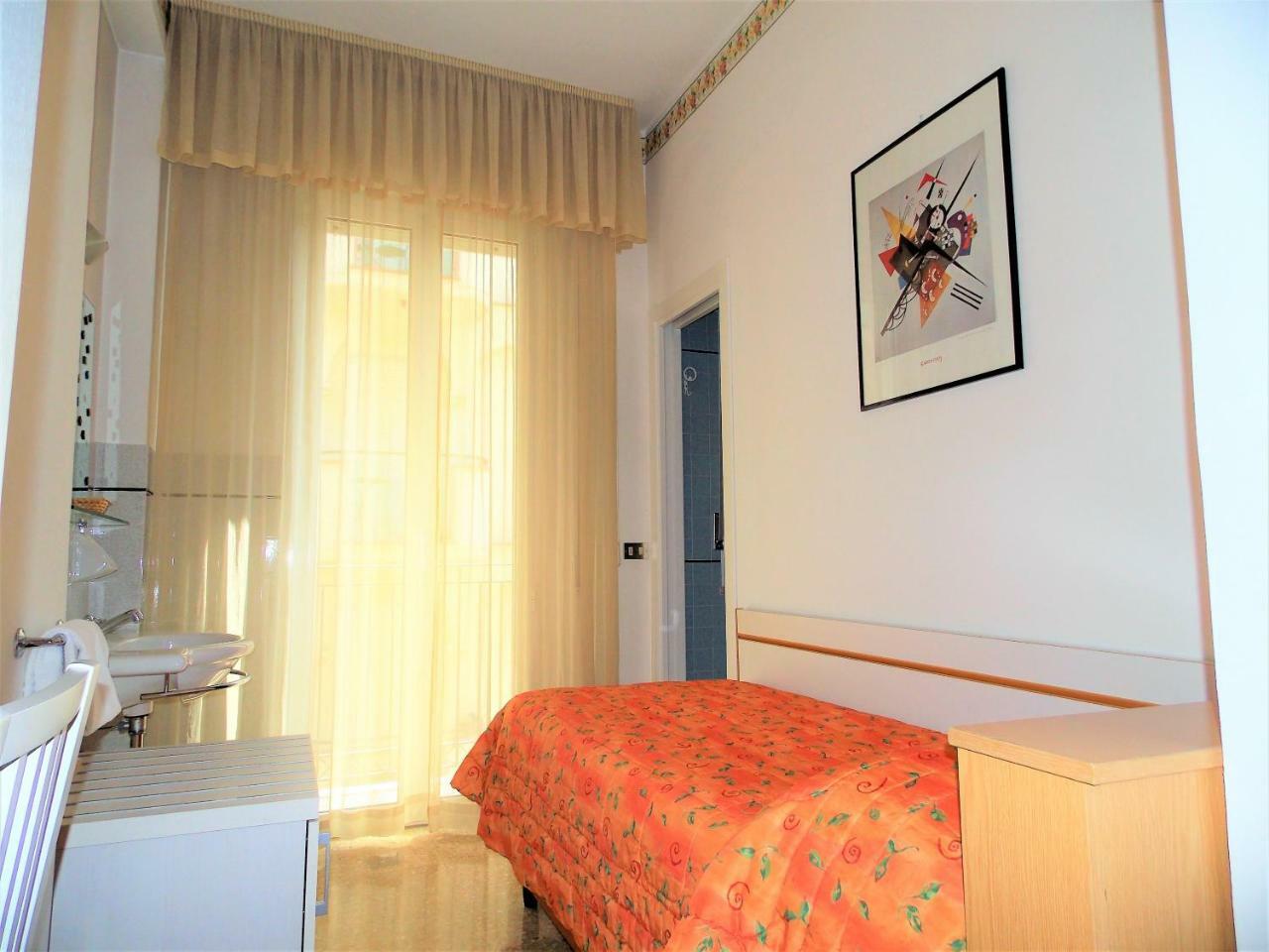 Hotel Cobalto Rimini Exteriör bild